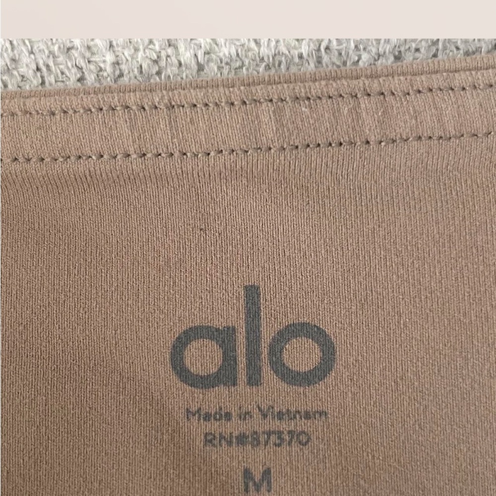 ALO Yoga Tan Leggings - Picture 2 of 3
